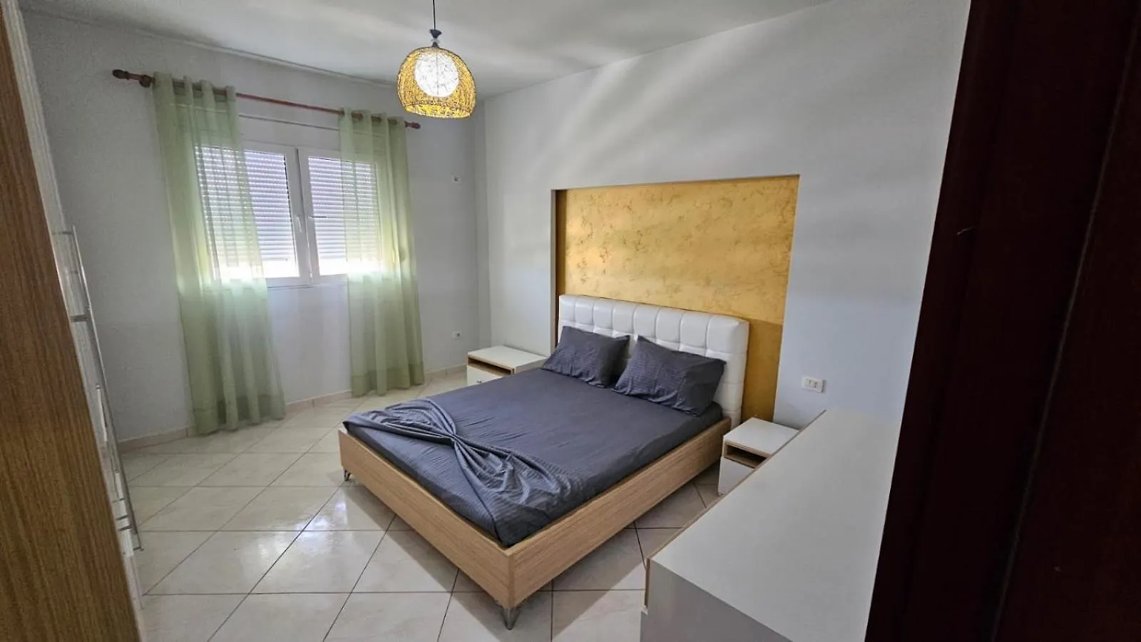 Modern Apartament Fier 0*,  Albania